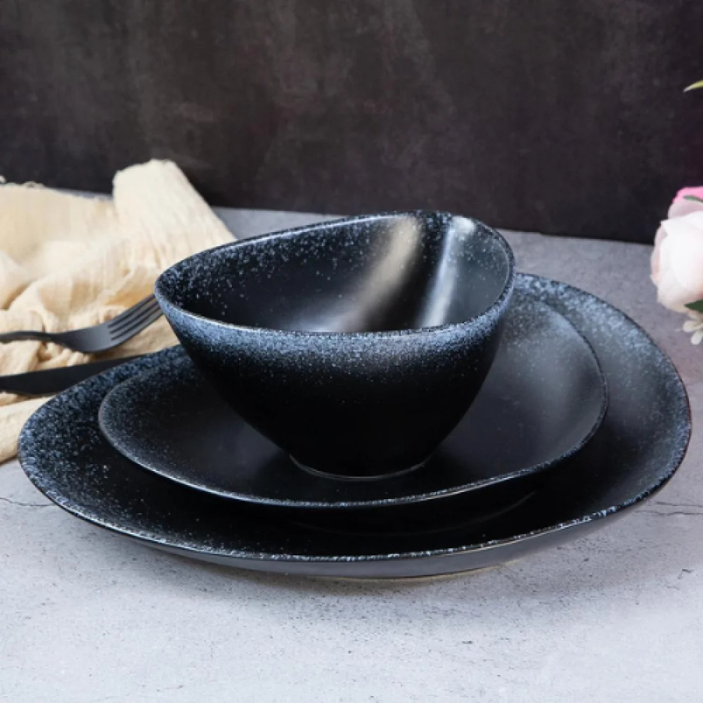 Стилен сервиз за хранене с флорални мотиви